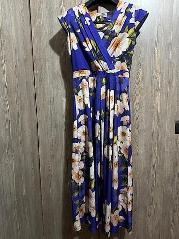 Oskar Collection qadın paltarı - Model: Uzun, A-kəsimli, çiyinləri