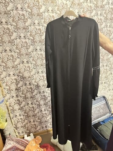 hicab ziyafət geyimləri: Qara abaya dəsti - Uzun, düz kəsimli qara abaya - Ön hissədə tam — 1