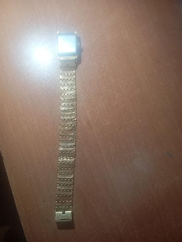 nabi saat: Qızılı rəngli klassik kişi qol saatı - Korpus: dördkünc forma, qızılı — 3