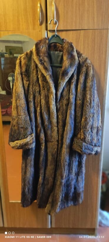 Продается шуба : коричневая 250 азн полушубок золотой 150азн