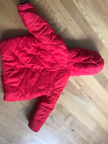 tünd qırmızı rənfli məktəbli forması: Крутка — 2