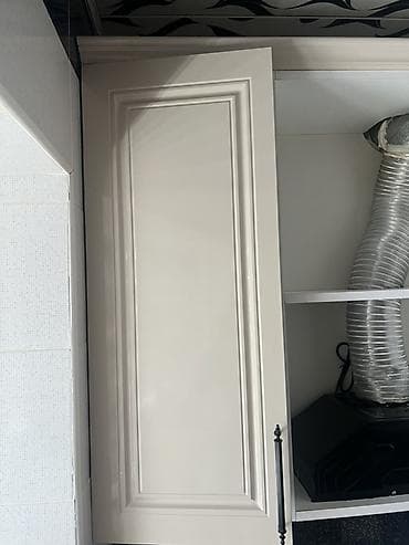 kuxna skafi: Mətbəx üçün asma şkaf dəsti - Rəng: açıq krem (parlaq səth) - Üslub — 3