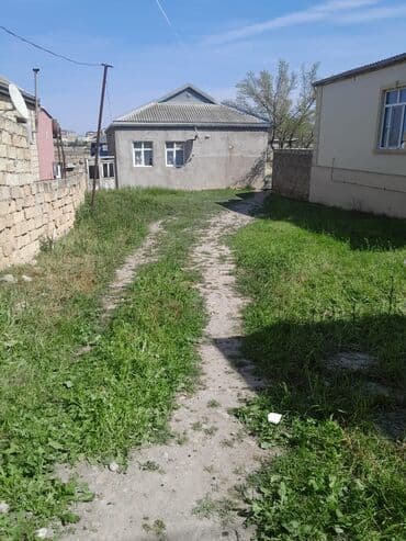 дом на колёсах: Şəhərətrafı ərazidə yerləşən, böyük həyət sahəsi olan tək mərtəbəli — 1