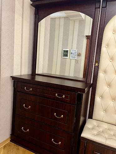 islenmis mebeler: Əla vəziyyətdədir. Ayrı-ayrılıqda da qoyula bilər. Qiyməti 400 m. Real — 4