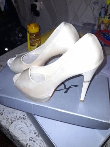 женские коралловые туфли: Qadın ayaqqabıları – müxtəlif modellər 1) Bej rəngli dəri (zamşa — 4