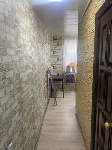 1 otaqlı kohnə tikili: Xalqlar dostluğu metrosu. parkın yanı 5 mərtəbəli binanın 3 cü — 6