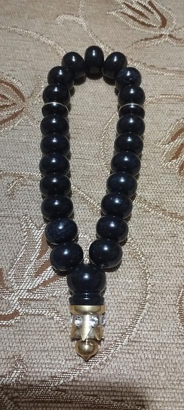 Чётки: Qara muncuqlu təsbeh - Material: Qara rəngli parlaq muncuqlar (böyük — 1