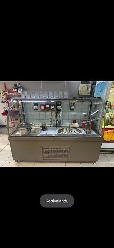 Vitrin soyuducu 600azn. Olcu 2×70sm. Ideal veziyyetdedir. Unvan