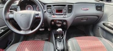 купить чехлы на авто: Kia Rio – hetçbek kuzov, qırmızı rəng. - Markası/modeli: Kia Rio — 8