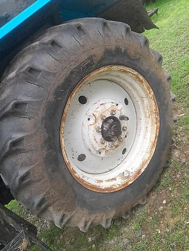 Satılır: 1025. Arxa traktor təkər komplekti (disklə birlikdə) - Ölçü