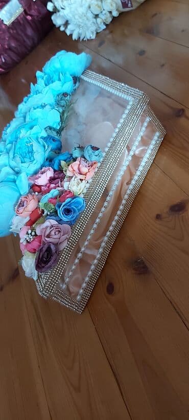 paxlava xonçası: Xonca paxlava formasinda. Şəffaf şüşə materialdan hazırlanmış, mirvari — 4