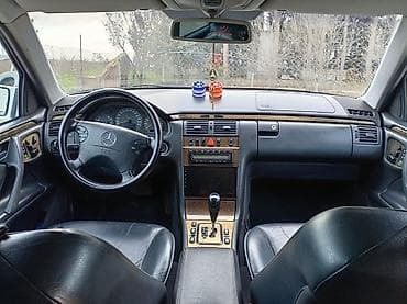 audi q5: Mercedes-Benz E-Class (W210) sedan - Kuzov: gümüş rəng, 4 qapı — 10