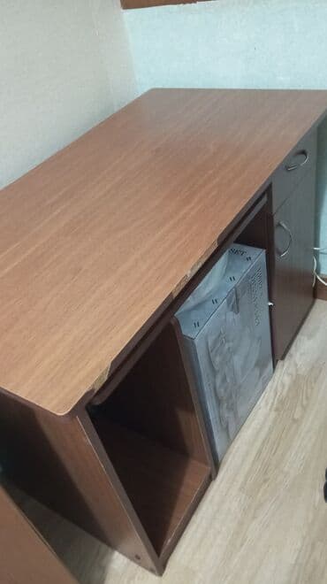 стол письменный: Прямой стол, С полками, С выдвижными ящиками, Ламинат текстурный, Без гарантии, Нет кредита — 3