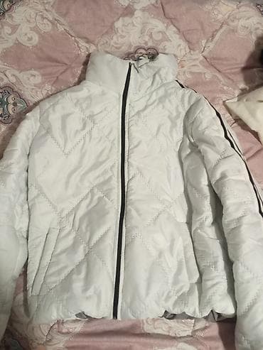 ağ pencek: Salam kurtka satılır 2ci əldir kim istəsə əlaqə saxlaya bilər) — 1