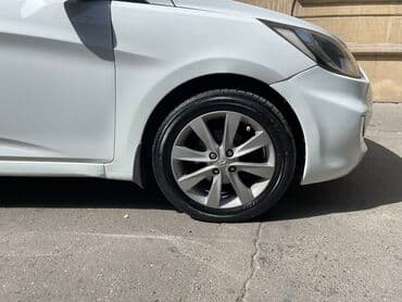 kia optima 2019: Hyundai Accent: 1.6 l | 2011 il Sedan — 10