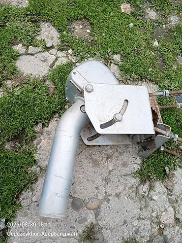 SAMSAT peyk qəbuledicisi üçün LNB qoruyuculu, dirəyə quraşdırılan