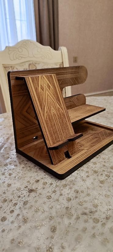 Ağacdan hazırlanmış çoxfunksiyalı masaüstü təşkilatçı/stand - — 2