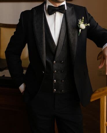 kişi ucun klassik qara kostyum: Quesste Cerimonia bəylik kostyumu köynək+baboçka hədiyyə . Hər biri — 1