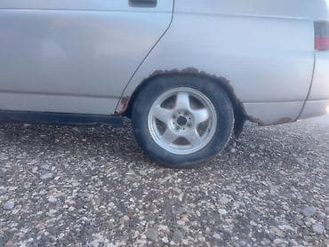 e 200: Avtomobil: Lada/VAZ 2110 (sedan), gümüşü rəng Kuzov: 4 qapı, kompakt — 10