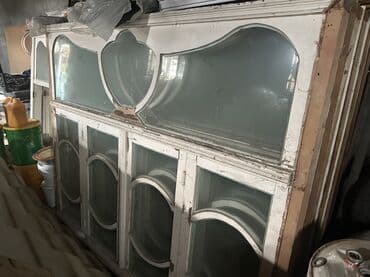 Taxta pəncərə qalın materialdan