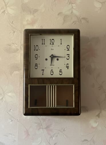 Yantar saat. Hal hazırda işləmir. Qurulsa işləyə bilər. Başqa problemi