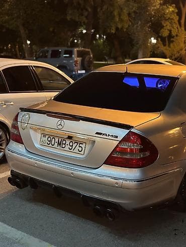 bmw m3 e46: Mercedes-Benz E 320: 3.2 l | 2002 il Sedan — 10