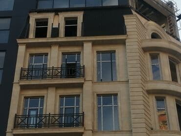 Müasi̇r hər növ . Dam örtukləri̇ni̇n vurulmasi̇. Yi̇ği̇lmasi̇