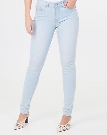 Şalvar De Facto markasina aiddir. Satilir 4 azn'e. Esasen S,XS, M