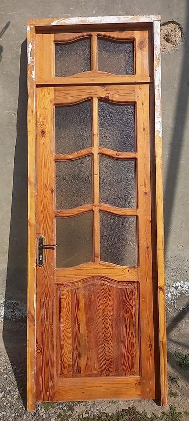 Məhəccərlər: Ağac giriş/qapı bloku - Material: təbii ağac (şam teksturası), lak — 4