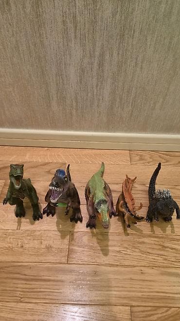 CD, DVD диски и кассеты: Статуэтка, 2025 год, Италия, Бесплатная доставка — 4