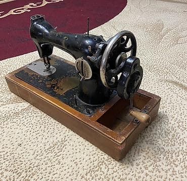 saatlar type 1: Mexaniki tikiş maşını – əl qolu ilə işləyən klassik model — 3