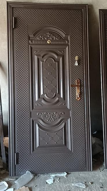 demir qapi rengleri: Metal giriş qapıları – dekorativ relyefli dizayn Məhsul — 2