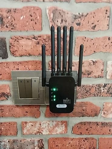 Kompüter və noutbuk aksesuarları: Wi‑Fi Gücləndirici (Repeater) – 6 antenalı, divar prizinə qoşulan — 3