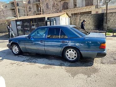 lider disk: Mercedes-Benz W124 sedan - Kuzov: 4 qapılı sedan, mavi rəng - — 4