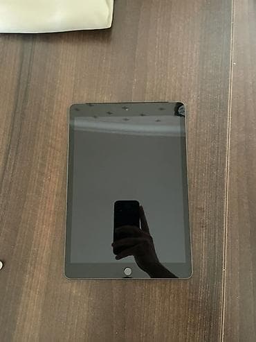 ipad azerbaycan: Apple iPad planşeti Xüsusiyyətlər: - 9.7 düymlük ekran - Wi‑Fi + — 5