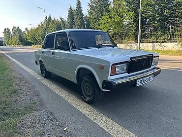 w202 radiator: VAZ 2107, ağ rəng, sedan kuzov Texniki xüsusiyyətlər: - Benzin — 3