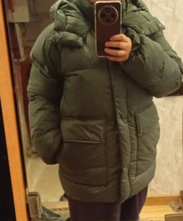 Trendyoldan alınıb isti kurtka 1ce dəfə geyilib.Tund yaşıl rəngli
