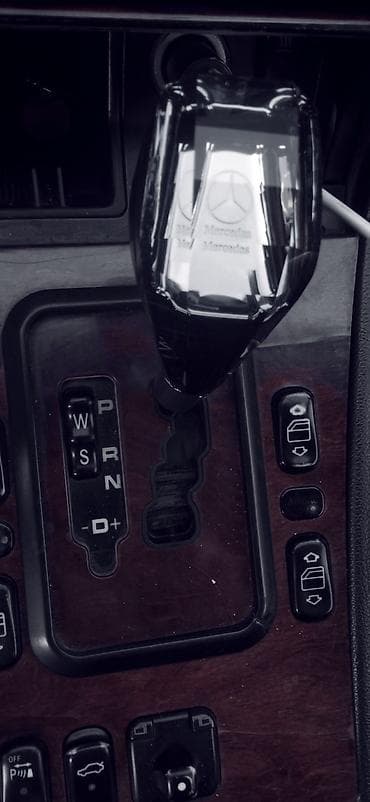 ford transit turbo: Mercedes-Benz E 220: 2.2 l | 2001 il Sedan — 4