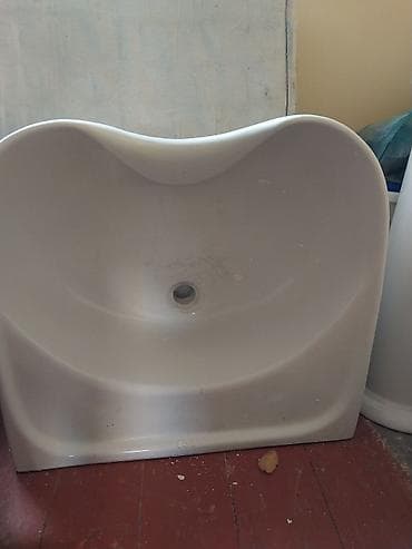 Pedestalli hamam lavabosu (postamentli) - Material: keramika/porşelen — 1