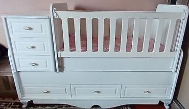 Oğlan və qız üçün, Dördbucaq, Beşik, Matras ilə, Yellənmə mexanizm ilə