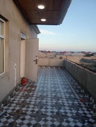 yaşıl dərə həyət evləri: 2 mərtəbəli həyət evi - Ümumi görünüş: Daş hasarla əhatələnmiş həyət — 6