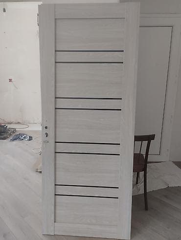 havali yataq: Ağ palıd tonlarında modern daxili qapı - Material: MDF/laminat — 1
