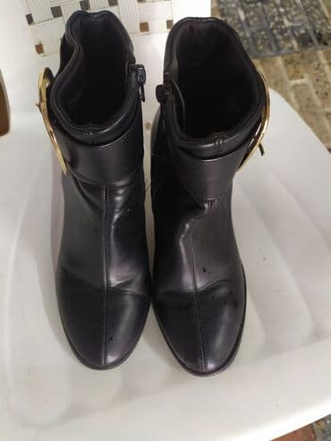 qiz ucun botlar: Qadın dabanlı qısa çəkmə - Rəng: qara - Model: qısa booti, yuvarlaq — 4