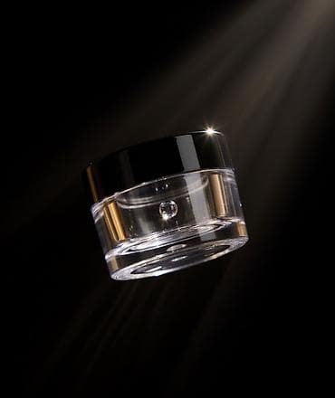 3 reqemi: Şəffaf plastik kosmetik qab – qara vintli qapaqla - Material: möhkəm — 3