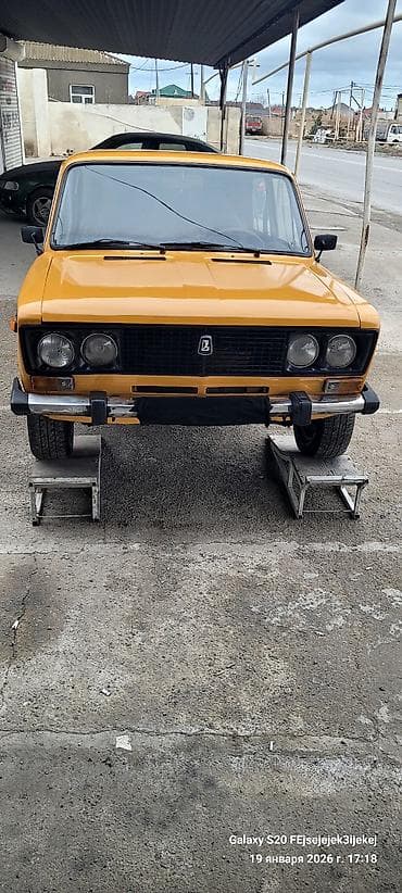 VAZ 2106, sarı rəngli sedan Müəssisə: VAZ Model: 2106 (klassik