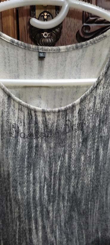 Dest satilir, cox yumshaq materiali var. 48-50 razmere gedir. 25 azn — 2