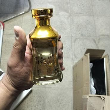 eclat sport perfume: Qızılı naxışlı şüşə ətir flakonu - Material: qalın, şəffaf şüşə; üst — 1