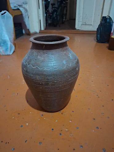 mal dili bitkisinin faydaları: Bir vaza, Keramika — 1