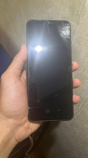 bar blender: Xiaomi Redmi smartfon - Model: Redmi (arxa blokda “Redmi” yazılı — 3