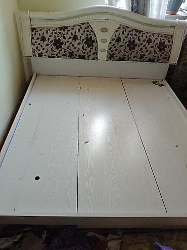 tek stolar: İki nəfərlik çarpayı və döşək dəsti - Ölçü: təxmini 160×200 sm — 3